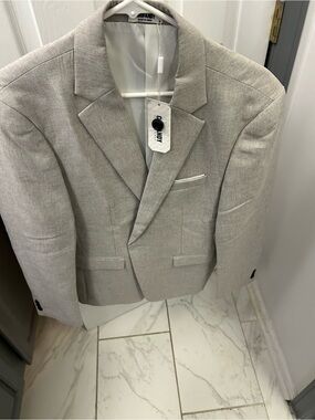 NWT Light Gray Men's Blazer - Modern Tailored Fit